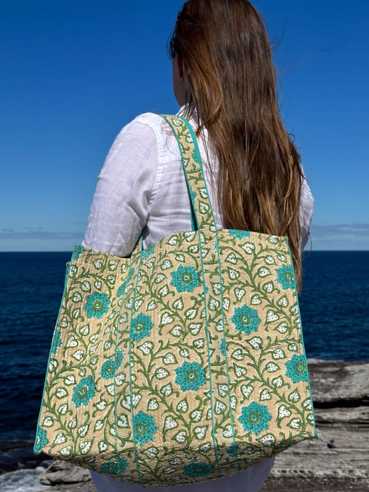REVERSIBLE TOTE BAG